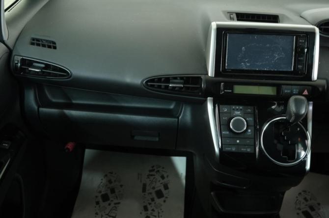 Toyota Wish II Рестайлинг с пробегом 2014 года, цена 1 689 000 рублей, 75000 км, минивэн, Автокод Объявления