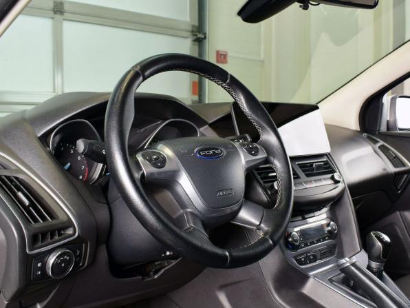 Ford Focus III с пробегом 2013 года, цена 899 999 рублей, 195895 км, хэтчбек, Автокод Объявления