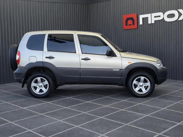 Chevrolet Niva I Рестайлинг с пробегом 2010 года, цена 337 000 рублей, 182301 км, внедорожник, Автокод Объявления