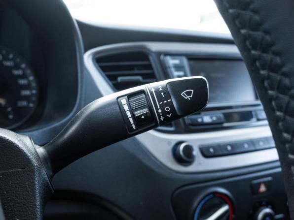Hyundai Solaris II с пробегом 2018 года, цена 1 278 000 рублей, 89242 км, седан, Автокод Объявления
