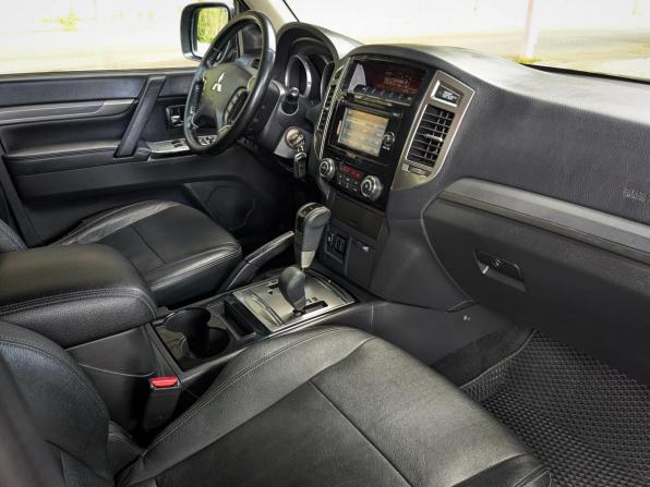 Mitsubishi Pajero IV Рестайлинг 2 с пробегом 2014 года, цена 2 299 500 рублей, 241000 км, внедорожник, Автокод Объявления