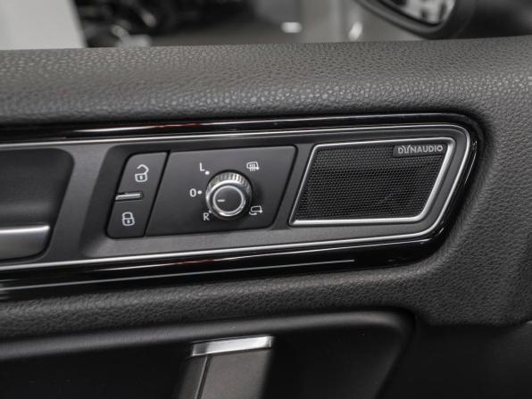 Volkswagen Touareg II Рестайлинг с пробегом 2016 года, цена 3 480 000 рублей, 90844 км, внедорожник, Автокод Объявления