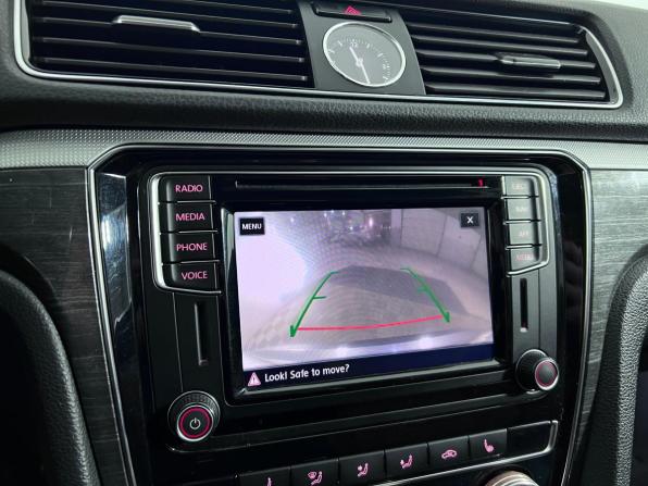Volkswagen Passat (North America and China) I Рестайлинг с пробегом 2018 года, цена 1 650 000 рублей, 104530 км, седан, Автокод Объявления