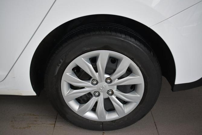 Hyundai Solaris II Рестайлинг с пробегом 2021 года, цена 1 698 000 рублей, 50000 км, седан, Автокод Объявления