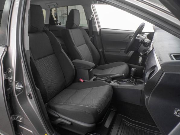 Toyota Auris II с пробегом 2013 года, цена 1 615 000 рублей, 35548 км, хэтчбек, Автокод Объявления