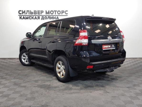 Toyota Land Cruiser Prado 150 Series Рестайлинг 1 с пробегом 2017 года, цена 3 950 000 рублей, 221000 км, внедорожник, Автокод Объявления