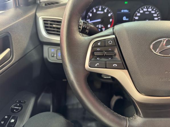 Hyundai Solaris II с пробегом 2018 года, цена 1 199 000 рублей, 111269 км, седан, Автокод Объявления