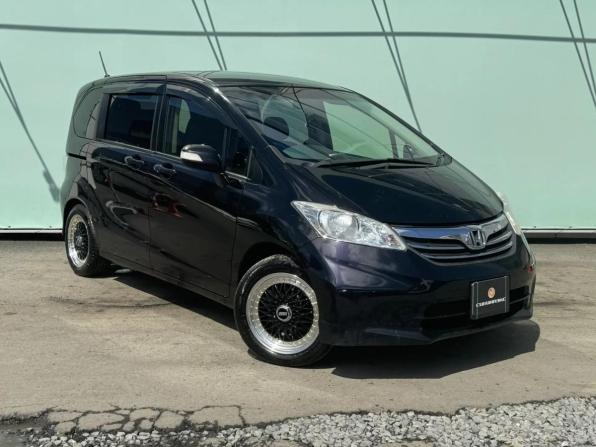 Honda Freed I Рестайлинг с пробегом 2012 года, цена 1 069 000 рублей, 86223 км, компактвэн, Автокод Объявления
