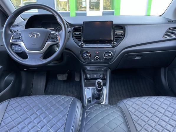 Hyundai Solaris II Рестайлинг с пробегом 2021 года, цена 1 699 000 рублей, 61364 км, седан, Автокод Объявления