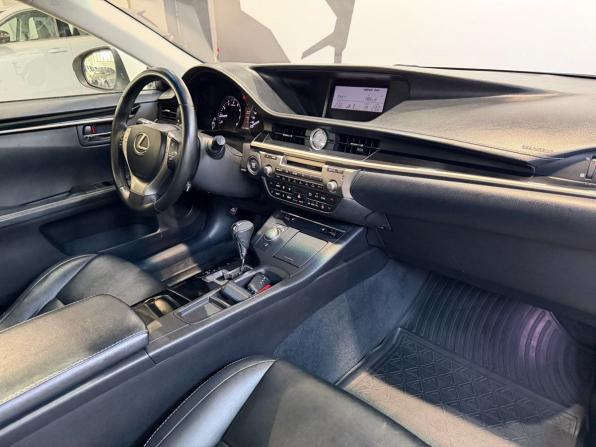 Lexus ES VI с пробегом 2012 года, цена 1 949 900 рублей, 180000 км, седан, Автокод Объявления