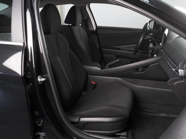 Hyundai Elantra VII (CN7) с пробегом 2021 года, цена 2 199 000 рублей, 25096 км, седан, Автокод Объявления