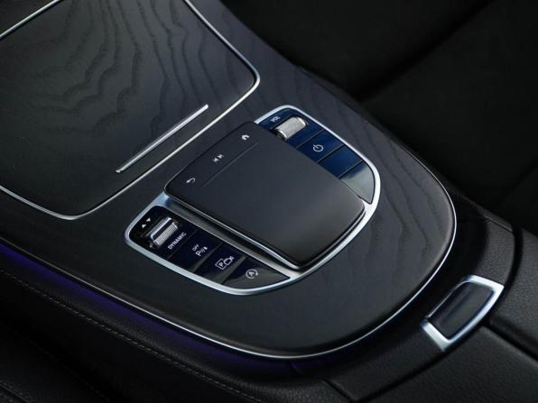 Mercedes-Benz E-Класс V (W213 S213 C238) Рестайлинг с пробегом 2020 года, цена 3 549 077 рублей, 170825 км, седан, Автокод Объявления