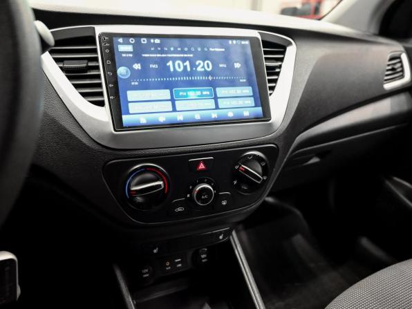 Hyundai Solaris II с пробегом 2017 года, цена 1 400 000 рублей, 61164 км, седан, Автокод Объявления