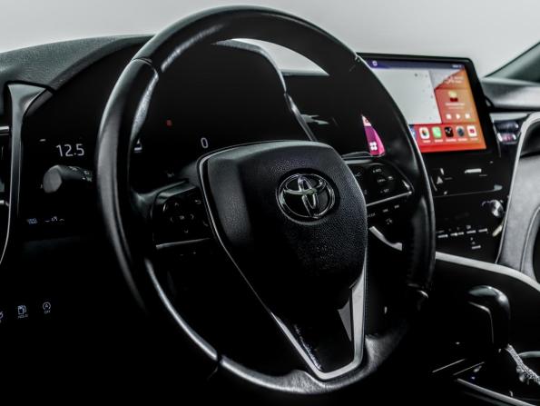 Toyota Camry VIII (XV70) Рестайлинг с пробегом 2023 года, цена 3 400 000 рублей, 36563 км, седан, Автокод Объявления