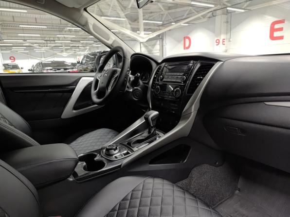 Mitsubishi Pajero Sport III с пробегом 2017 года, цена 2 550 000 рублей, 245266 км, внедорожник, Автокод Объявления