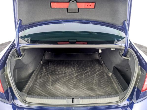 Volkswagen Passat B8 с пробегом 2019 года, цена 2 400 000 рублей, 128087 км, седан, Автокод Объявления