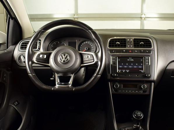 Volkswagen Polo V Рестайлинг с пробегом 2019 года, цена 1 044 999 рублей, 118219 км, седан, Автокод Объявления