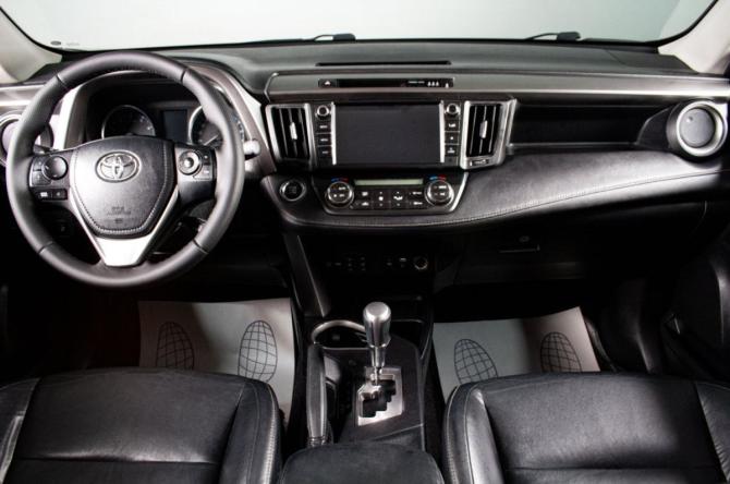 Toyota RAV4 IV (XA40) Рестайлинг с пробегом 2016 года, цена 2 279 000 рублей, 210981 км, внедорожник, Автокод Объявления