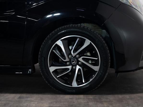 Honda Stepwgn V с пробегом 2017 года, цена 1 880 000 рублей, 110000 км, минивэн, Автокод Объявления