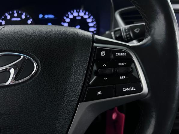 Hyundai Solaris II с пробегом 2017 года, цена 1 220 000 рублей, 173806 км, седан, Автокод Объявления