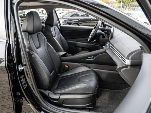 Hyundai Elantra VII (CN7) Рестайлинг с пробегом 2024 года, цена 2 190 000 рублей, 29038 км, седан, Автокод Объявления