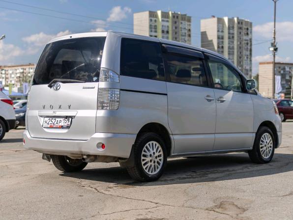 Toyota Voxy I (R60) с пробегом 2004 года, цена 999 000 рублей, 304439 км, компактвэн, Автокод Объявления