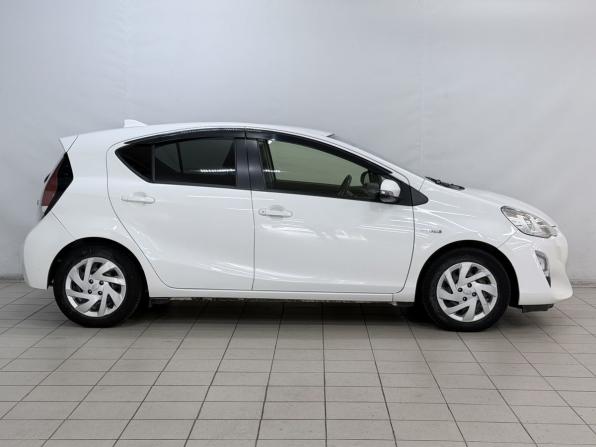 Toyota Aqua I Рестайлинг с пробегом 2015 года, цена 899 000 рублей, 138333 км, хэтчбек, Автокод Объявления