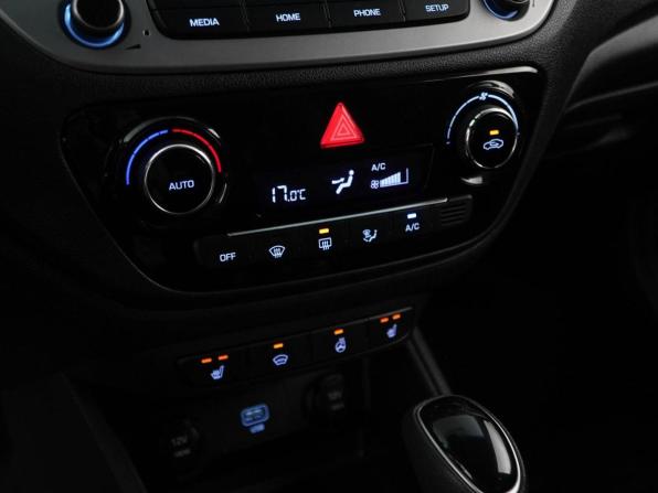 Hyundai Solaris II с пробегом 2019 года, цена 1 399 046 рублей, 119206 км, седан, Автокод Объявления