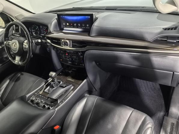 Lexus LX III Рестайлинг 2 с пробегом 2017 года, цена 6 499 000 рублей, 200386 км, внедорожник, Автокод Объявления