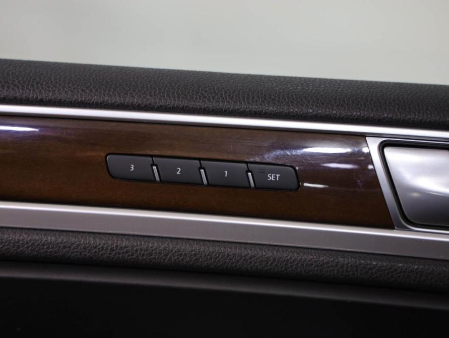 Volkswagen Touareg II Рестайлинг Санкт-Петербург  - изображение 20