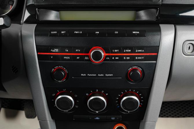 Mazda 3 I (BK) Рестайлинг с пробегом 2006 года, цена 849 000 рублей, 176591 км, седан, Автокод Объявления