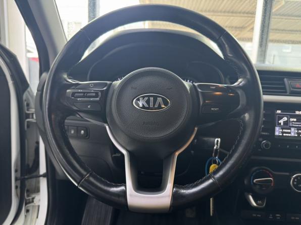 Kia Rio IV с пробегом 2018 года, цена 1 340 000 рублей, 123570 км, седан, Автокод Объявления