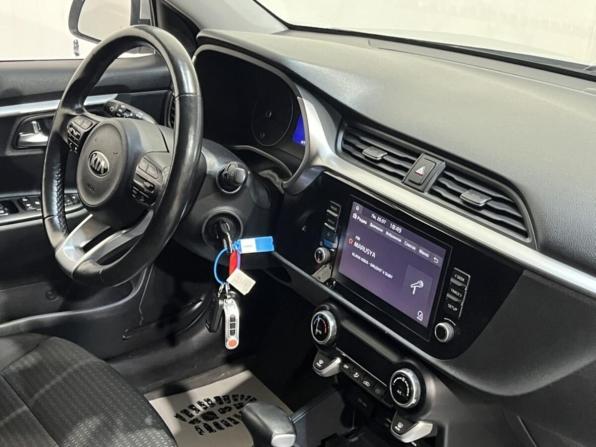 Kia Rio IV Рестайлинг с пробегом 2020 года, цена 1 562 400 рублей, 147074 км, хэтчбек, Автокод Объявления
