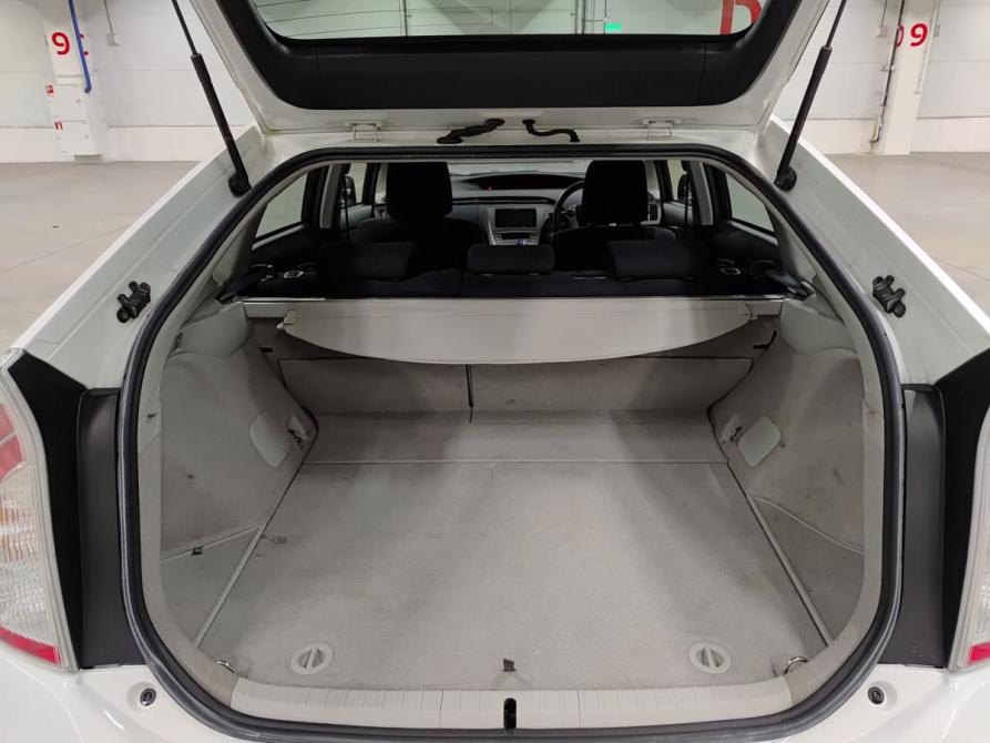 Toyota Prius III Рестайлинг (XW30) Казань  - изображение 12