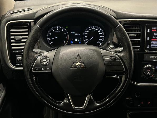 Mitsubishi Outlander III Рестайлинг 3 с пробегом 2018 года, цена 1 399 000 рублей, 218369 км, внедорожник, Автокод Объявления