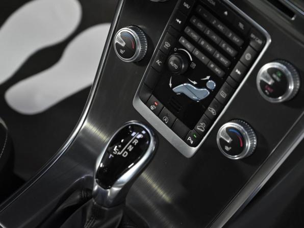 Volvo XC60 I Рестайлинг с пробегом 2016 года, цена 1 949 000 рублей, 107000 км, внедорожник, Автокод Объявления