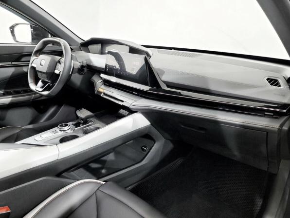 Changan UNI-V I с пробегом 2023 года, цена 2 100 000 рублей, 56598 км, лифтбек, Автокод Объявления