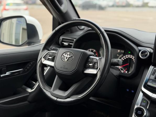Toyota Land Cruiser 300 Series с пробегом 2022 года, цена 8 200 000 рублей, 71215 км, внедорожник, Автокод Объявления