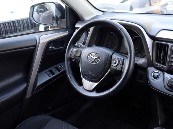 Toyota RAV4 IV (XA40) Рестайлинг с пробегом 2018 года, цена 2 180 000 рублей, 185681 км, внедорожник, Автокод Объявления
