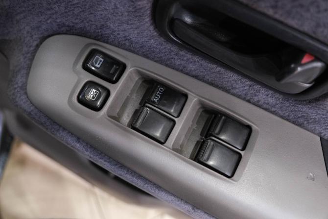 Nissan Serena II (C24) с пробегом 2000 года, цена 399 000 рублей, 378164 км, минивэн, Автокод Объявления