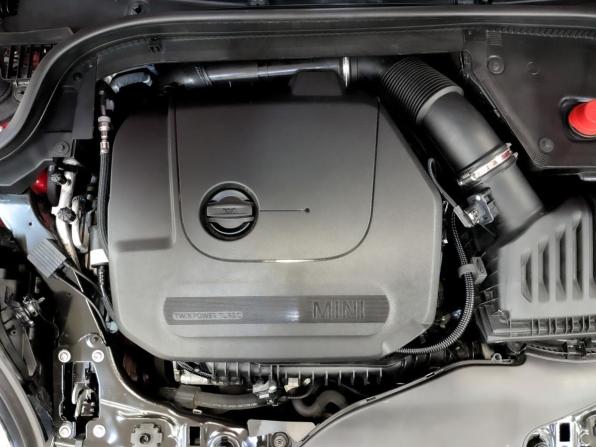 Mini Hatch III (F55/F56) Рестайлинг с пробегом 2020 года, цена 2 315 000 рублей, 51000 км, хэтчбек, Автокод Объявления
