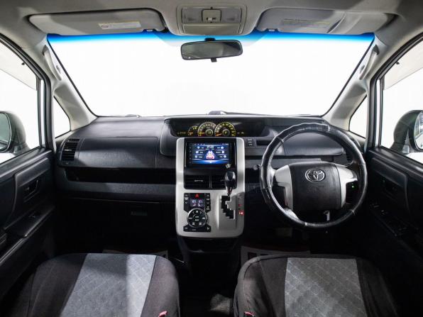 Toyota Noah II (R70) с пробегом 2012 года, цена 1 385 000 рублей, 271157 км, минивэн, Автокод Объявления
