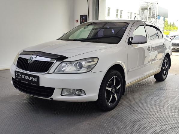 Skoda Octavia II (A5) Рестайлинг с пробегом 2012 года, цена 900 000 рублей, 180000 км, лифтбек, Автокод Объявления