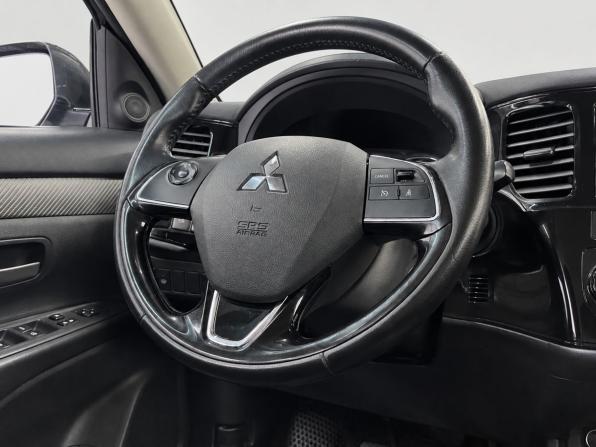 Mitsubishi Outlander III Рестайлинг 2 с пробегом 2015 года, цена 1 729 000 рублей, 179909 км, внедорожник, Автокод Объявления