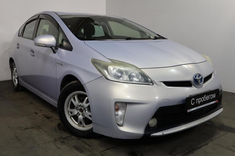 Toyota Prius III Рестайлинг (XW30) Санкт-Петербург  - изображение 1