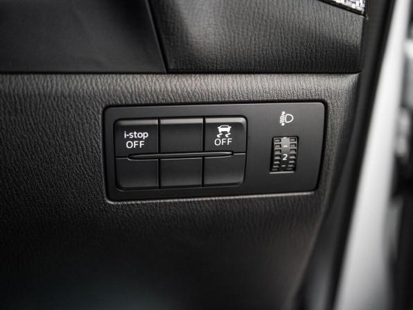 Mazda Axela III Рестайлинг с пробегом 2017 года, цена 1 398 500 рублей, 78270 км, седан, Автокод Объявления