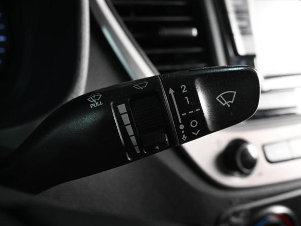 Hyundai Solaris II с пробегом 2017 года, цена 1 289 000 рублей, 160189 км, седан, Автокод Объявления