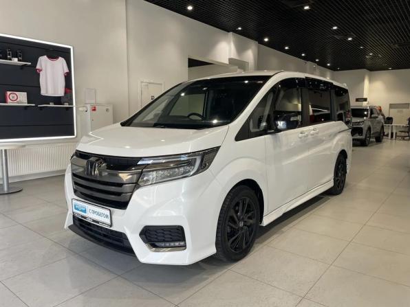 Honda Stepwgn V Рестайлинг с пробегом 2019 года, цена 2 098 000 рублей, 127000 км, минивэн, Автокод Объявления
