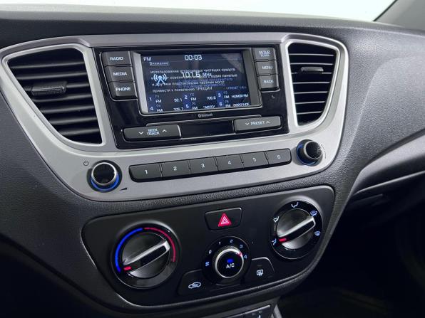 Hyundai Solaris II Рестайлинг с пробегом 2022 года, цена 1 785 000 рублей, 12832 км, седан, Автокод Объявления