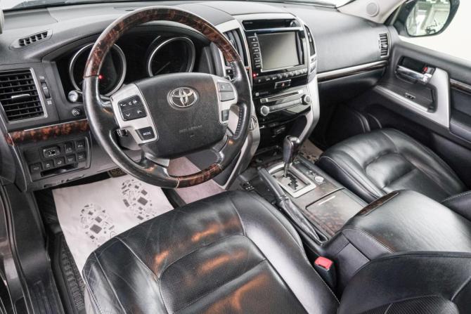 Toyota Land Cruiser 200 Series Рестайлинг 1 с пробегом 2014 года, цена 4 399 000 рублей, 196000 км, внедорожник, Автокод Объявления